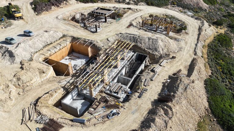 Ανέγερση Νέας Ισόγειας Κατοικίας με Διάσπαση Όγκων και Κολυμβητική Δεξαμενή Μήλος