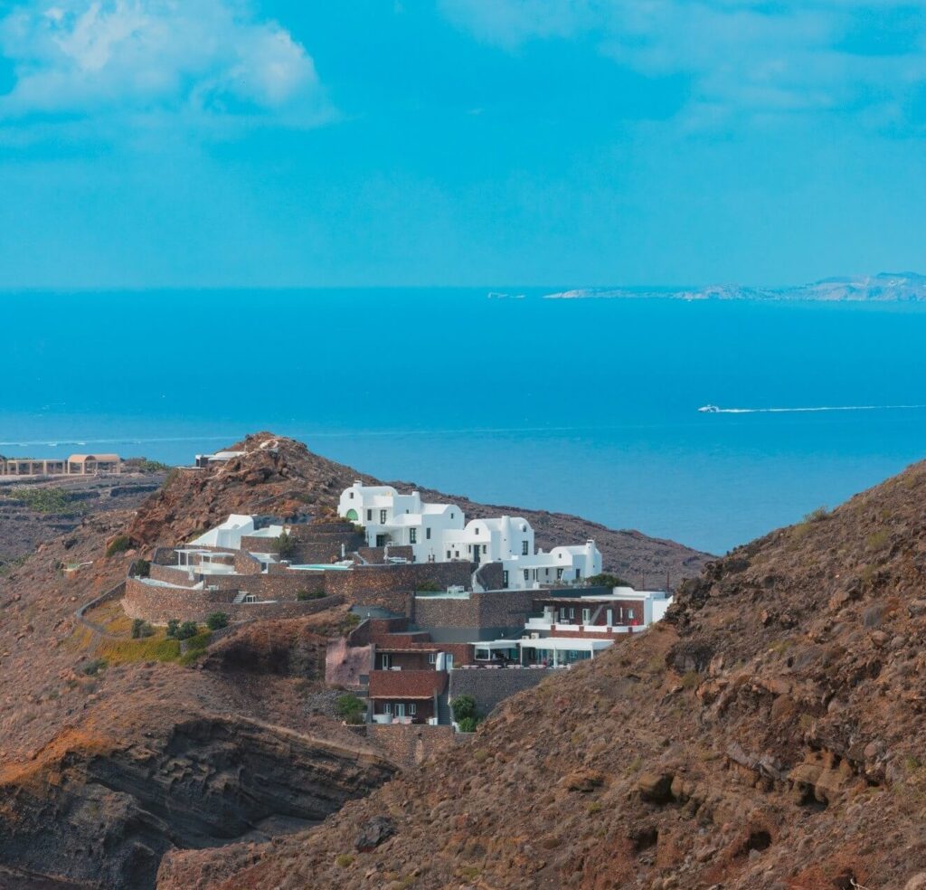 Νέα πολεοδομικά σχέδια: Πόσο και ποιοι χτίζουν σε Μύκονο και Σαντορίνη