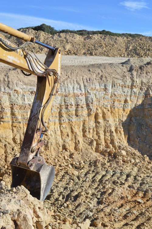 Χωματουργικές εργασίες στη Μήλο